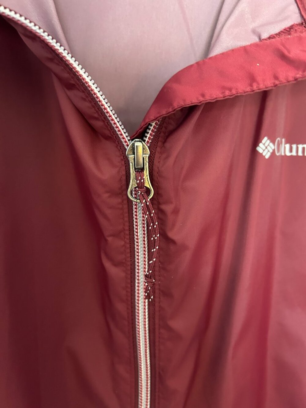 Columbia Packable Rain Jacket in Burgundy 2X - Picture 4 of 14
